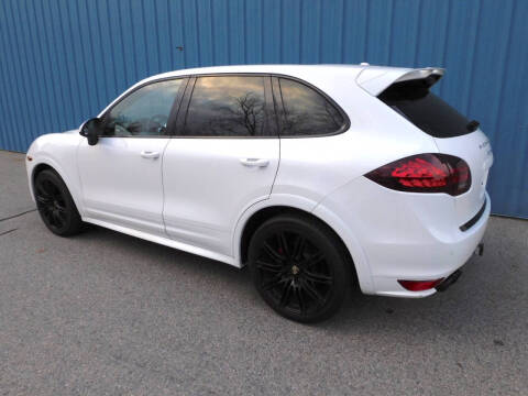 2013 Porsche Cayenne GTS
