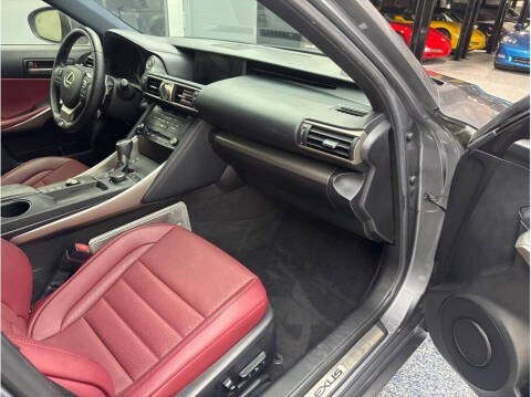 2017 Lexus IS 200t