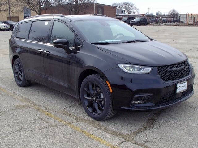 2025 Chrysler Pacifica for sale at Berman Chrysler Dodge Jeep Ram in Oak Lawn IL