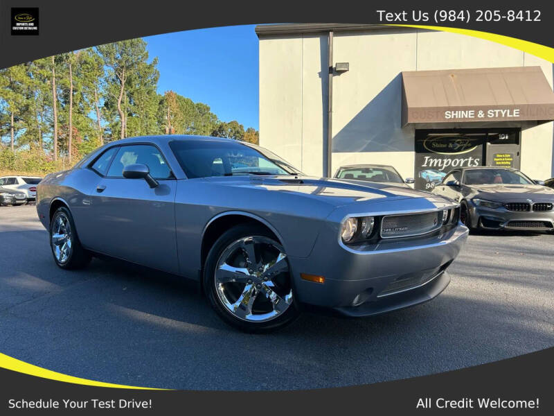 2013 Dodge Challenger R/T's photo