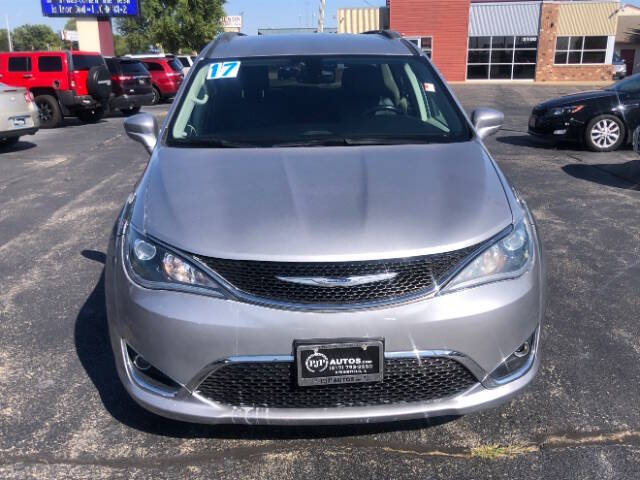 2017 Chrysler Pacifica Touring-L Plus