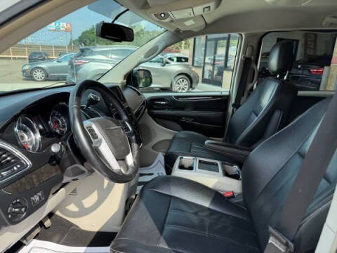 2014 Chrysler Town and Country Touring