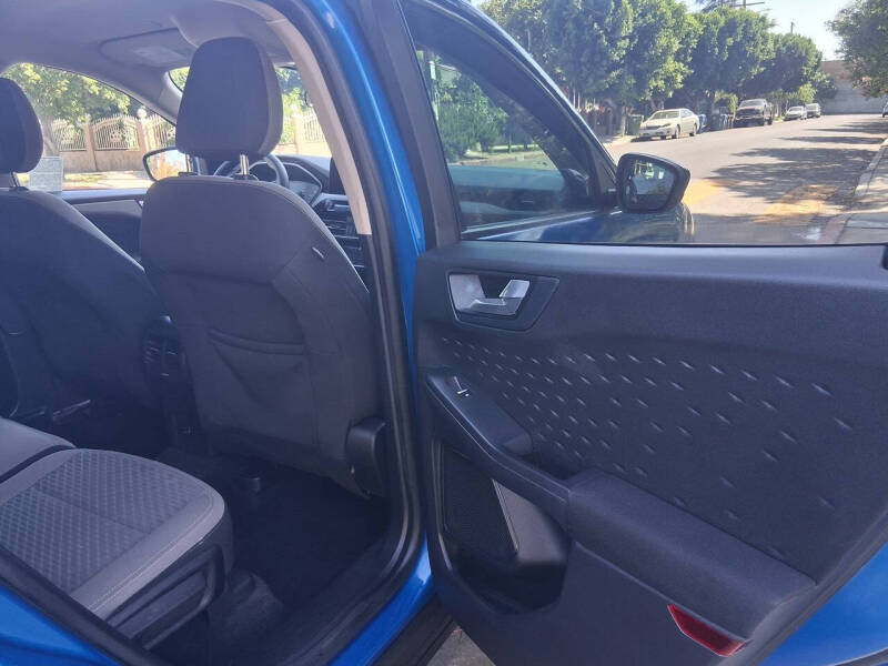 2020 Ford Escape SE