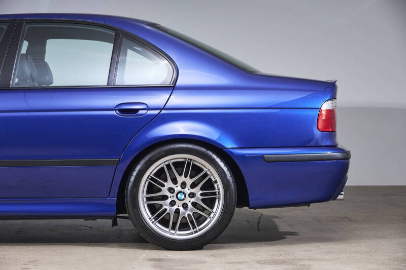 2002 BMW M5
