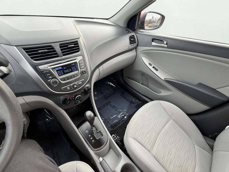 2016 Hyundai Accent SE
