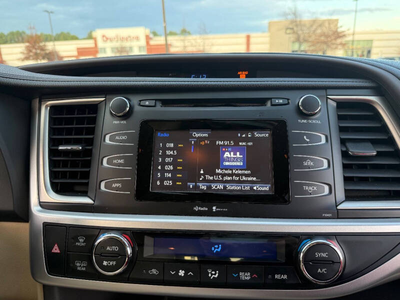 2015 Toyota Highlander LE