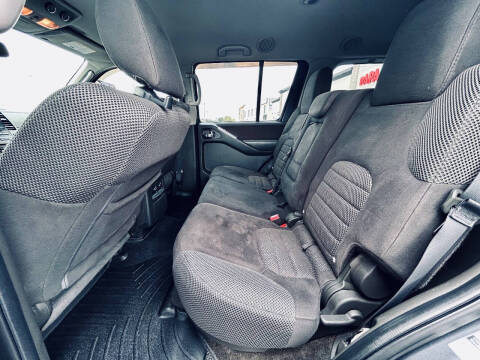 2012 Nissan Pathfinder SV