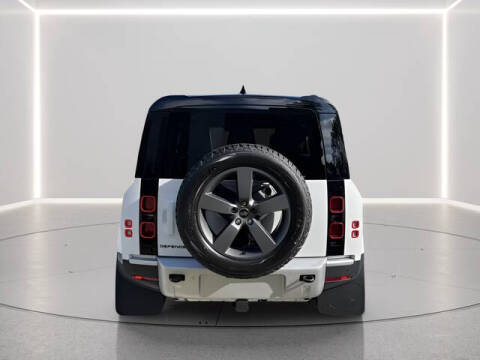 2025 Land Rover Defender 90 P300 S