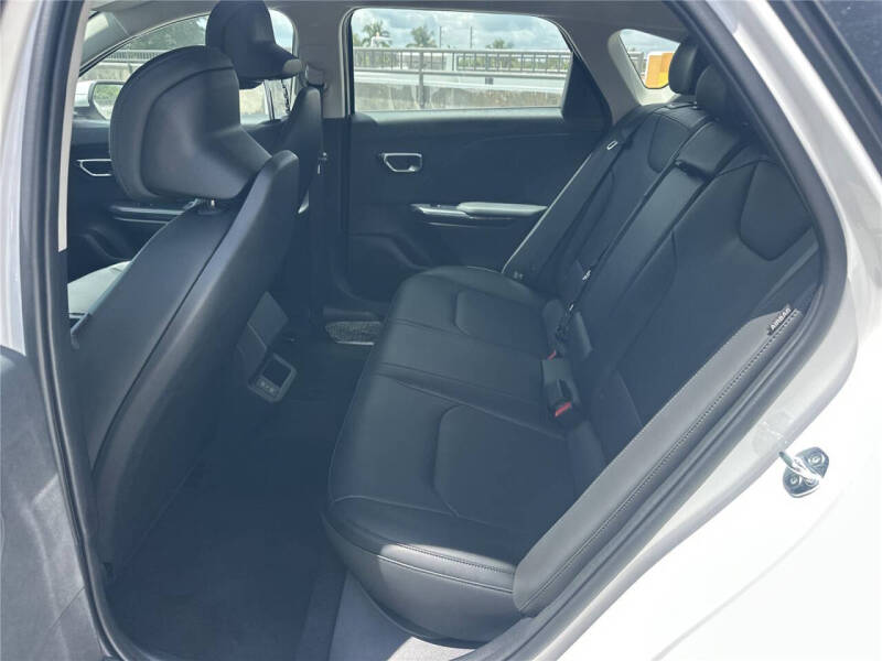 2026 Kia K4 Hatchback EX