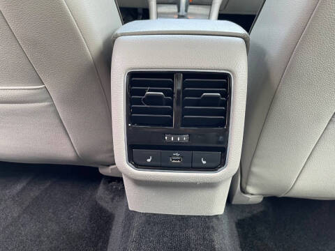 2016 Volkswagen Passat 1.8T SE