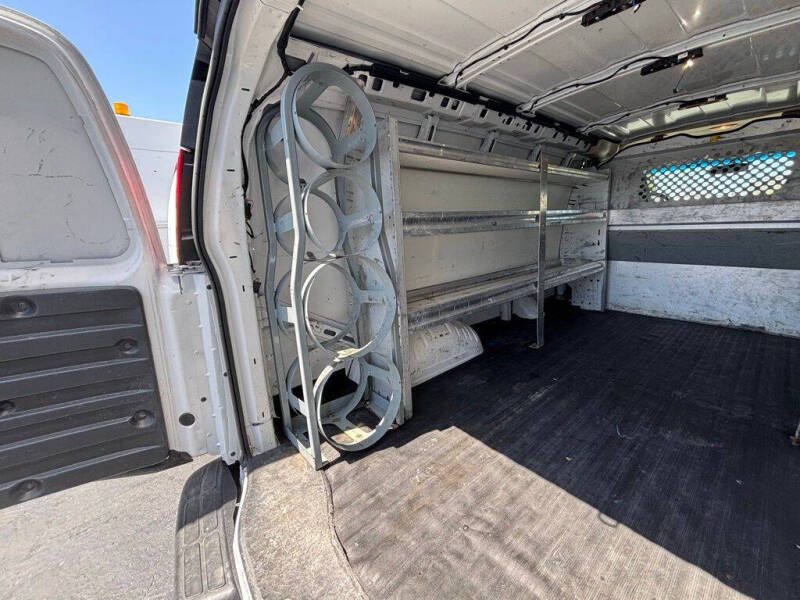 2015 Chevrolet Express Cargo Work Van - Photo 21
