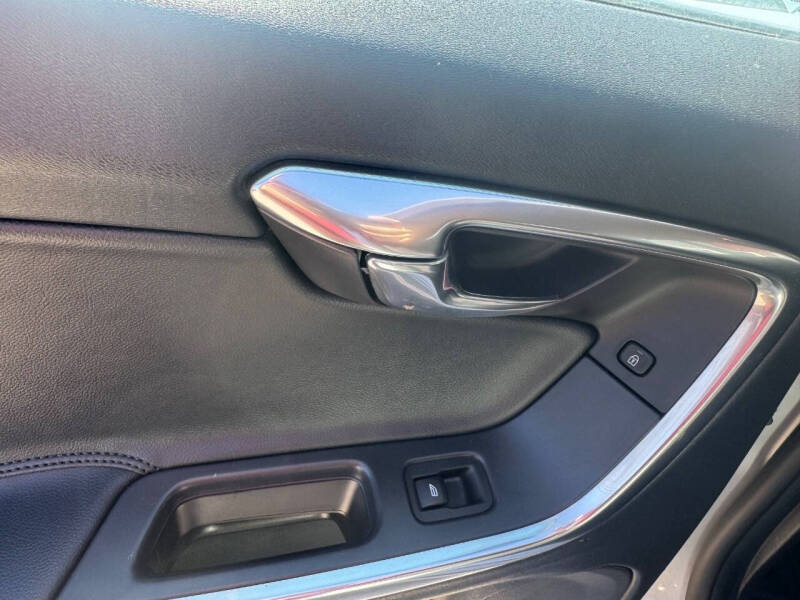 2015 Volvo V60 T5 Drive-E Premier