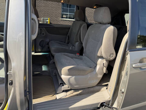 2006 Toyota Sienna LE 7 Passenger