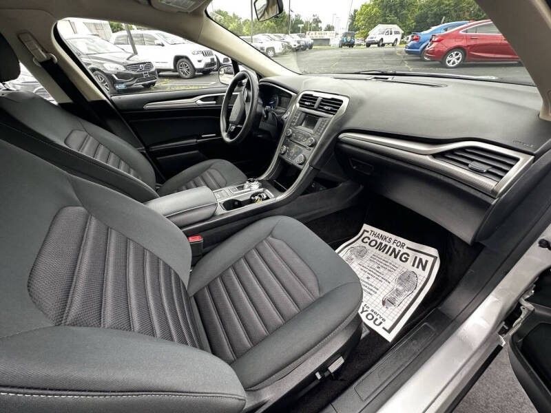 2017 Ford Fusion SE