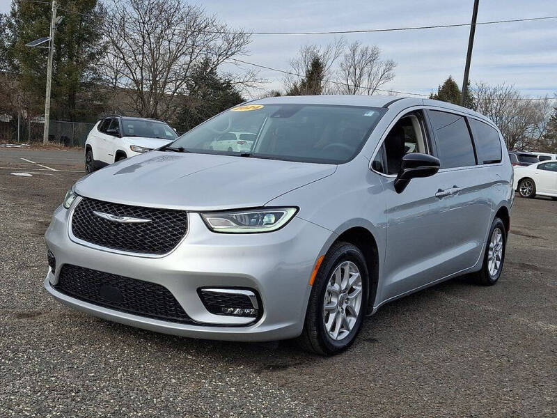 2024 Chrysler Pacifica Touring L