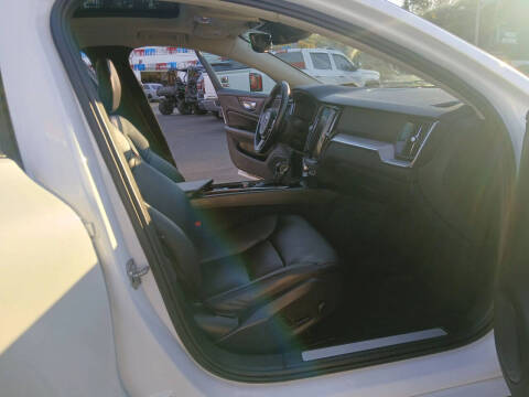 2019 Volvo S60 T6 Momentum