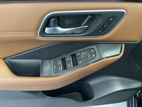 2025 Nissan Rogue Platinum