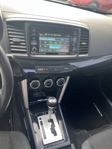 2017 Mitsubishi Lancer ES