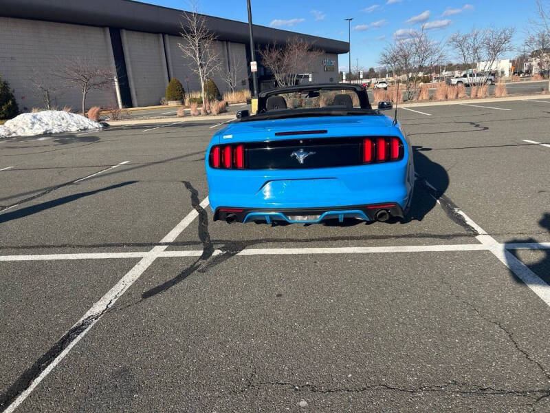 2017 Ford Mustang V6