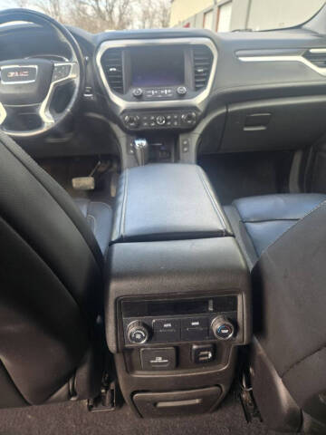 2017 GMC Acadia SLT-1