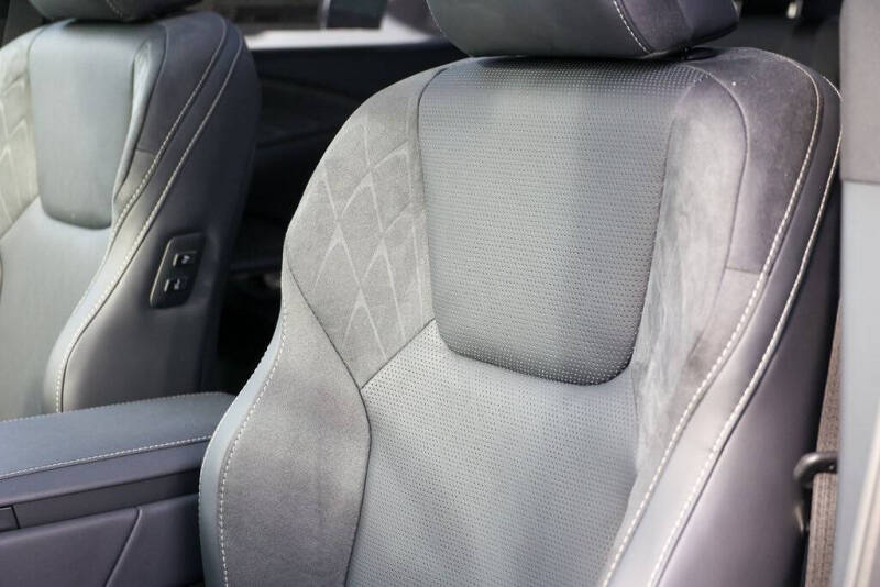 2026 Lexus RX 450h+ Luxury