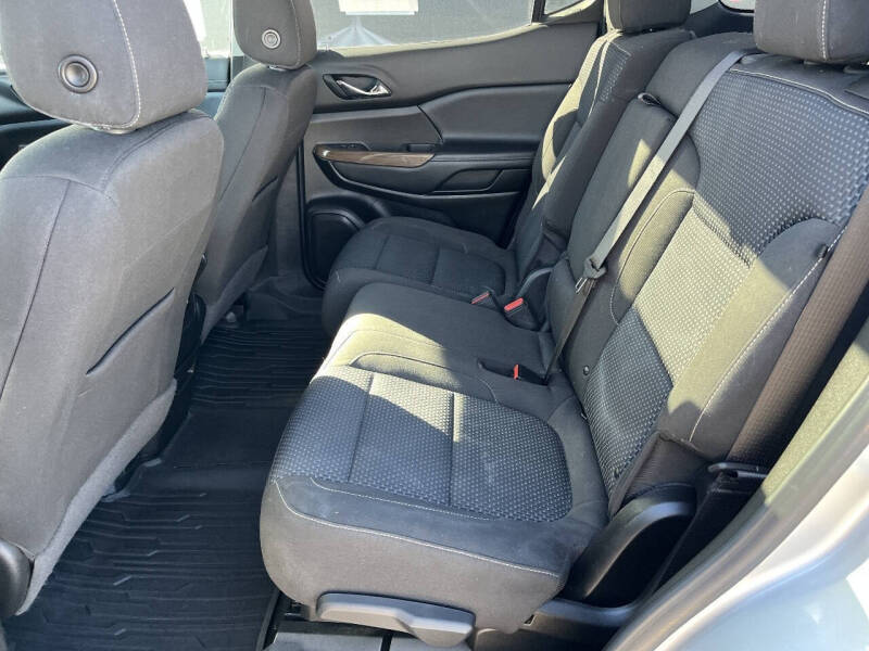 2020 GMC Acadia SLE