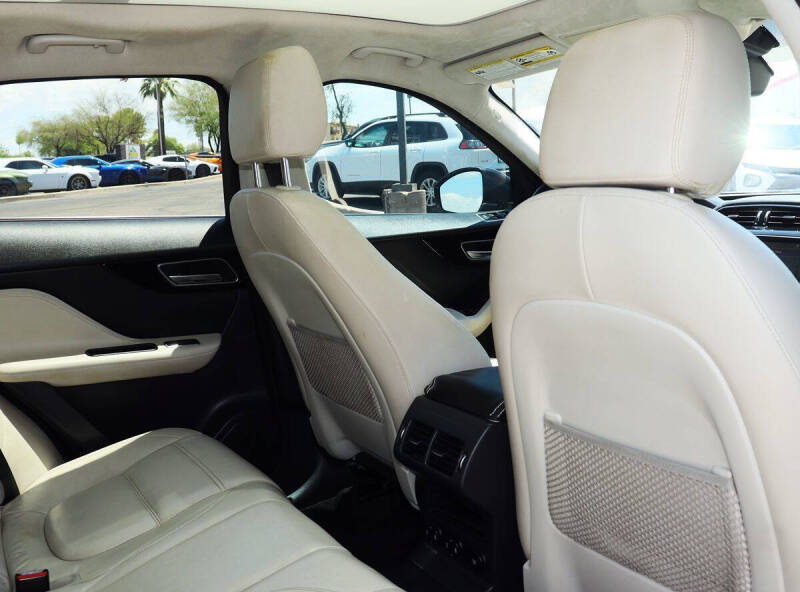 2019 Jaguar F-PACE 30t Prestige