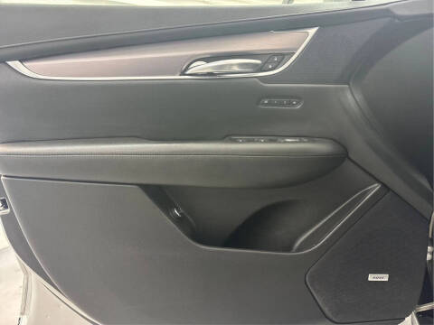 2017 Cadillac XT5 Premium Luxury