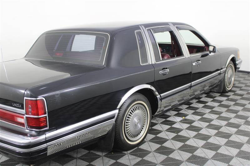 1990 Lincoln Town Car