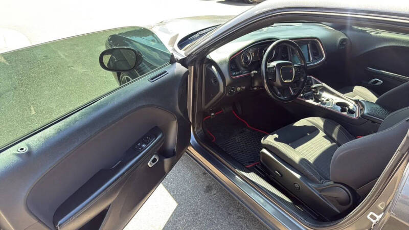 2015 Dodge Challenger SXT