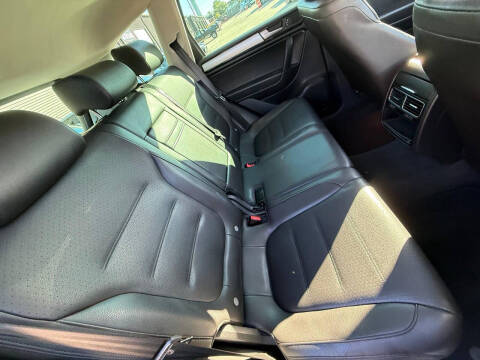 2013 Volkswagen Touareg VR6 Sport