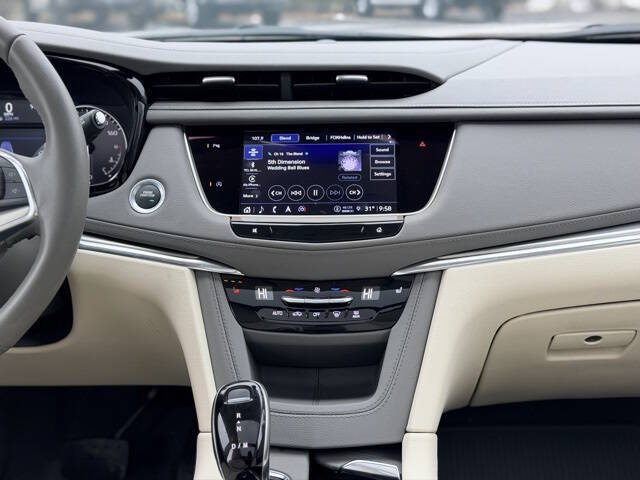 2022 Cadillac XT5 Premium Luxury