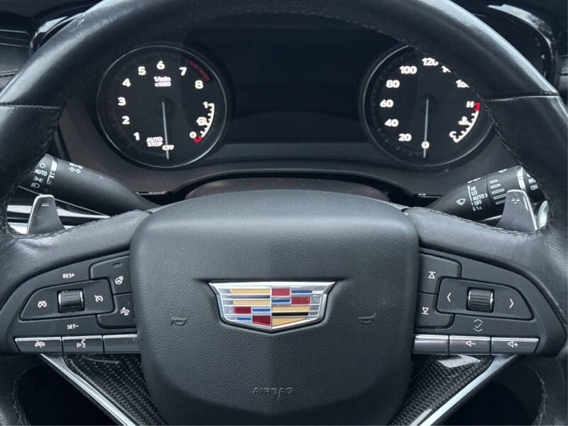 2023 Cadillac XT6 Sport