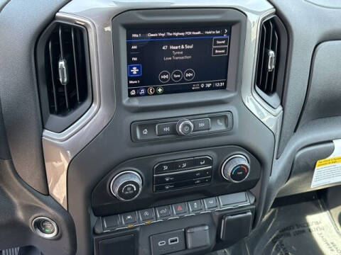 2024 Chevrolet Silverado 1500 Custom