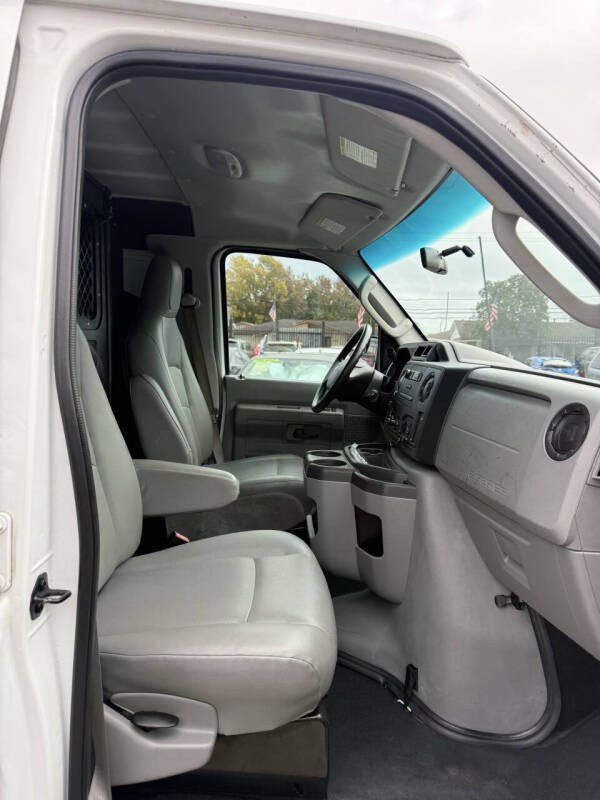 2012 Ford E-Series E-150