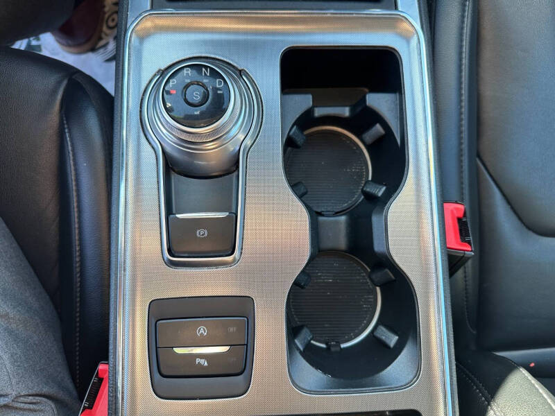 2022 Ford Edge Titanium