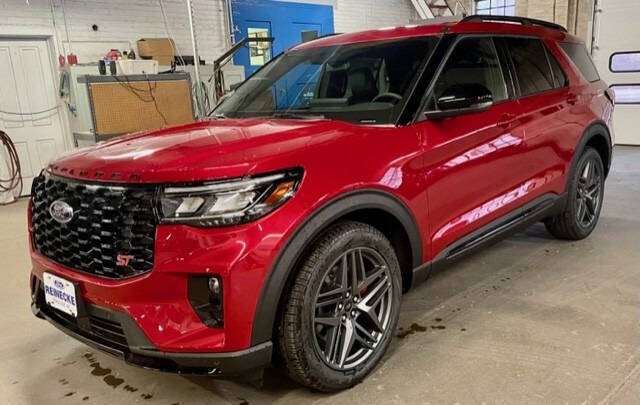 2025 Ford Explorer ST's photo