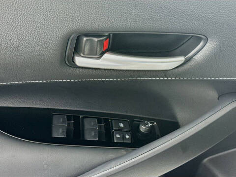 2025 Toyota Corolla Hatchback SE