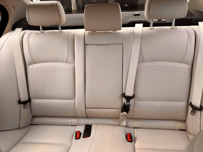 2014 BMW 5 Series 528i