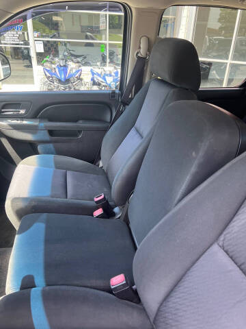 2012 Chevrolet Avalanche LS