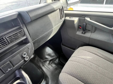 2017 GMC Savana 2500