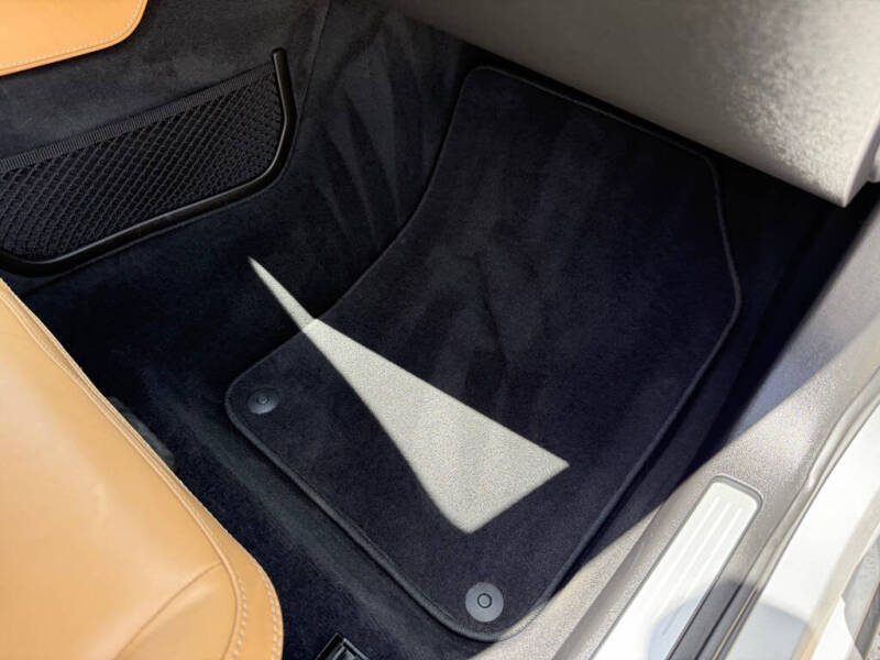 2017 Volvo S90 T6 Momentum