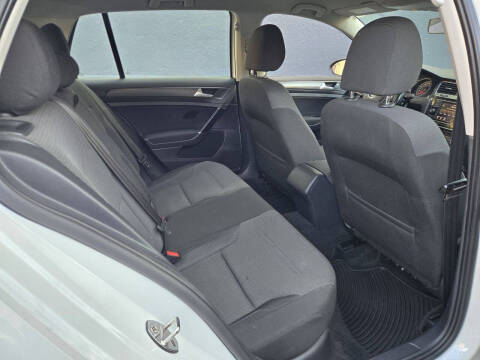 2018 Volkswagen Golf TSI S