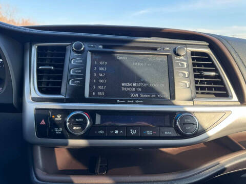 2018 Toyota Highlander LE