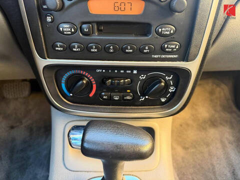 2005 Saturn L300