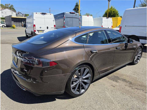 2013 Tesla Model S Performance