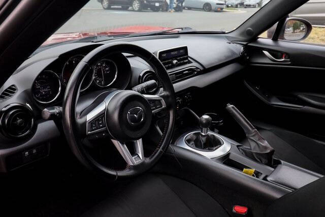 2016 Mazda MX-5 Miata Sport