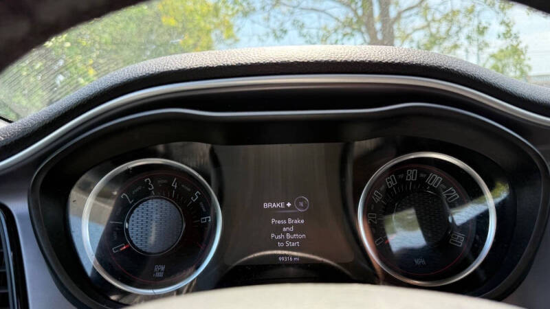 2021 Dodge Challenger SXT