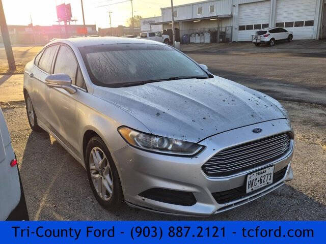2015 Ford Fusion SE's photo