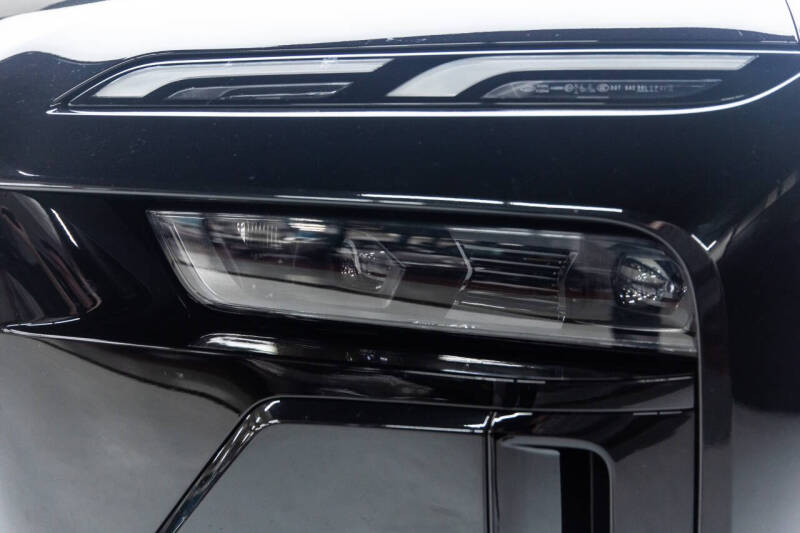 2023 BMW 7 Series 740i